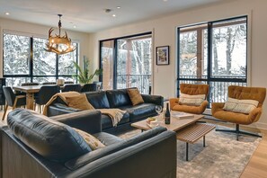 Televisie en een open haard