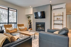 Televisie en een open haard