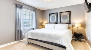 5 soverom, strykejern/-brett, reiseseng for barn og wi-fi (inkludert)