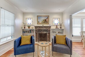 Smart TV, fireplace, computer monitors