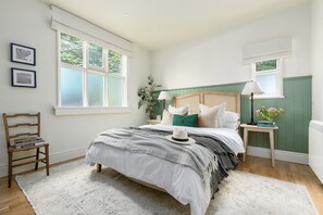 2 bedrooms, bed sheets