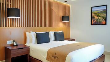 Studio có tầm nhìn toàn cảnh, 1 giường cỡ king, quang cảnh thành phố | Minibar, két bảo mật tại phòng, bàn