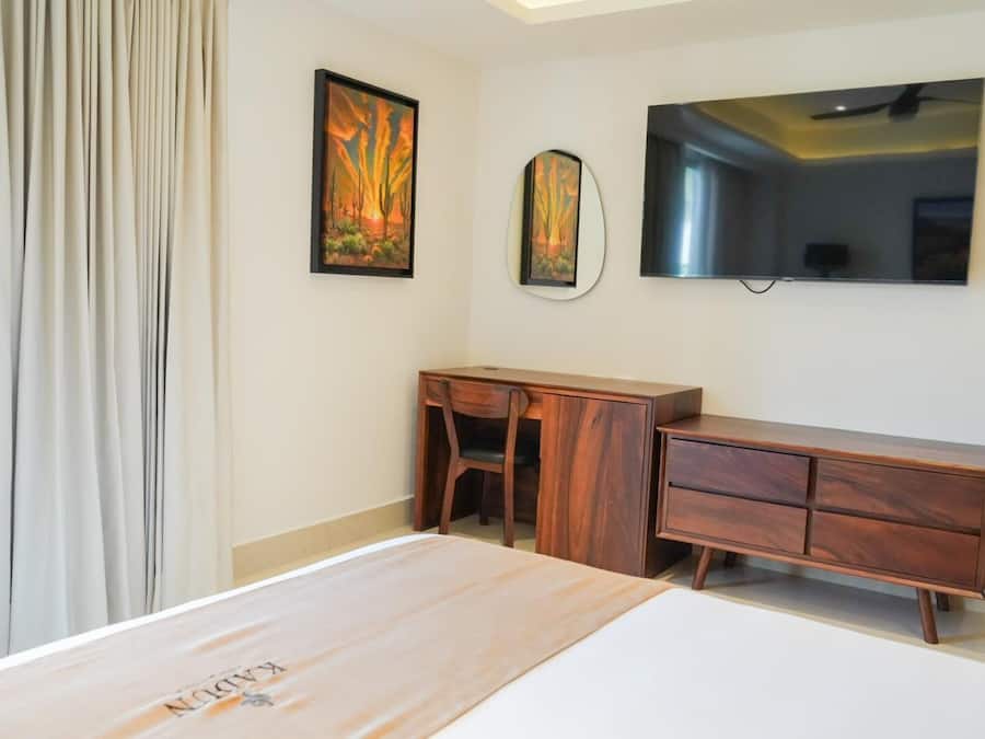 Minibar, in-room safe, desk, laptop workspace
