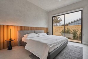 3 bedrooms, iron/ironing board, travel crib, free WiFi