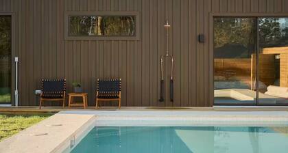 The Brown Oak: Nature & Splendor