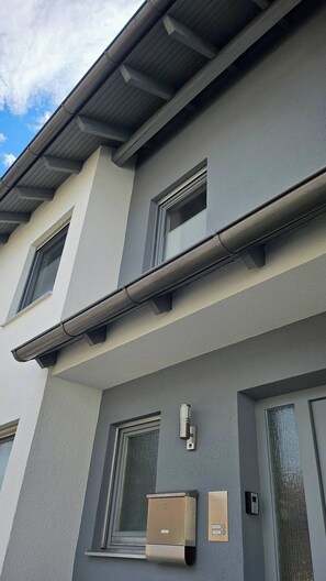Exterior detail - CASA 8070 Ingolstadt Maisonette apartment |91 m²|4 rooms |1-8 pers. Parking lot (Ingolstadt)