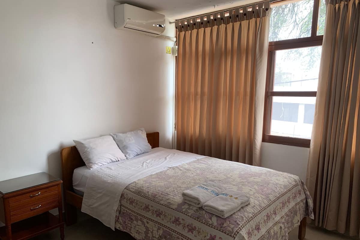 Desk, laptop workspace, free WiFi