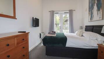 2 bedrooms, individually decorated, individually furnished, free WiFi