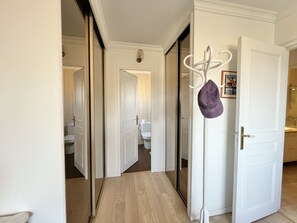 Hårtørrer, håndklæder