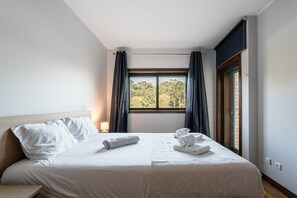 2 habitaciones, tabla de planchar con plancha, internet y ropa de cama 