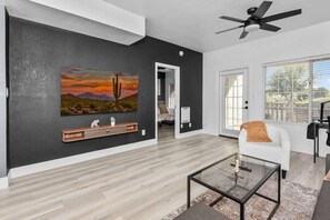 Smart TV, computer monitors