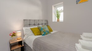 3 soverom, skrivebord, strykejern/-brett og wi-fi (inkludert)