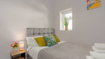 3 bedrooms, desk, iron/ironing board, free WiFi