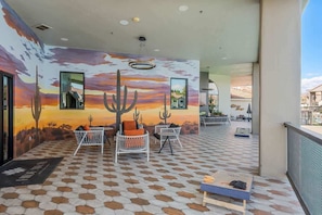 Terrace/patio - Modish2BR Pickle&Basketball Ct,Pool,BBQ Cabanas (Scottsdale)