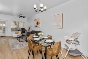 Dining - Modish2BR Pickle&Basketball Ct,Pool,BBQ Cabanas (Scottsdale)