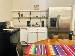 Mikrowelle, Ofen, Herdplatte, Geschirrspüler