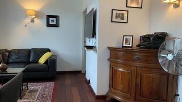 Deluxe suite, 1 slaapkamer, keuken, uitzicht op heuvels | Lakens van Egyptisch katoen, luxe beddengoed