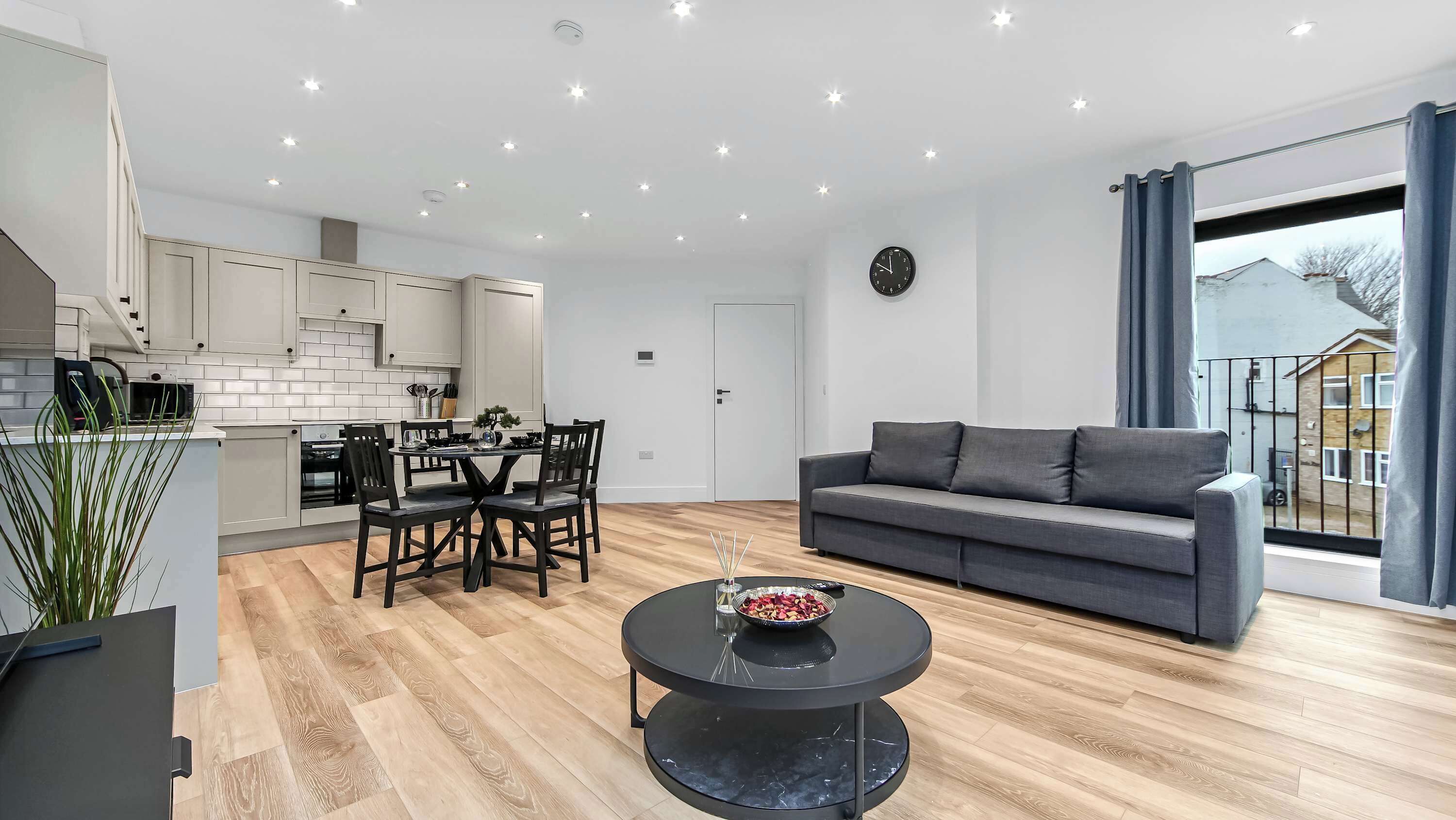 テレビ、書斎 / ワークスペース