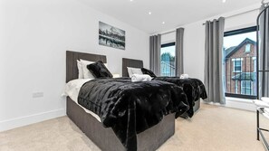 10 chambres, fer et planche à repasser, Wi-Fi, draps fournis