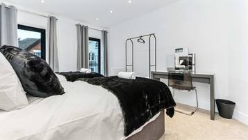 2 多间卧室、熨斗/熨衣板、WiFi、床单