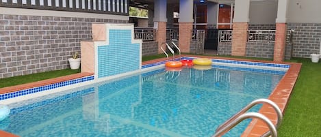 Piscine extérieure
