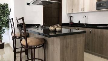 Réfrigérateur, cafetiÚre/bouilloire