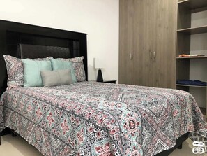 2 bedrooms, iron/ironing board, WiFi, bed sheets