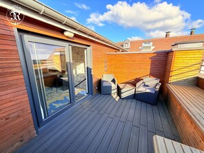Comfort Quadruple Room, Vineyard View | Terrace/patio - Château R (Wettolsheim)