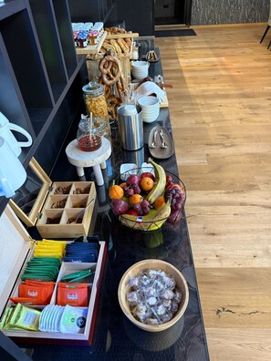 Daily buffet breakfast for a fee - Château R (Wettolsheim)