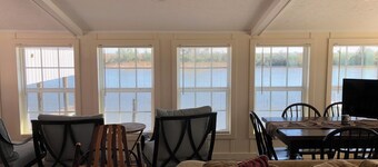 FISHING CAMP - Family/Pet friendly, 2B/1B sleeps 8, great location, AC, Wifi +