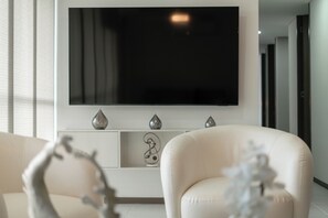 Basic Apartment | Living area