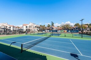 Sport court - Modern2BR Pickle&Basketball Ct,Pool,BBQ Cabanas (Scottsdale)