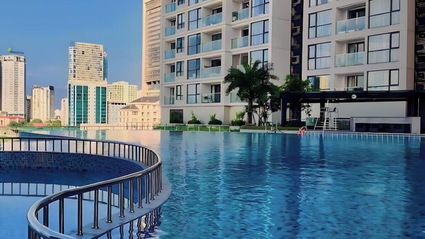 Hồ bơi trong nhà, hồ bơi ngoài trời phục vụ theo mùa 