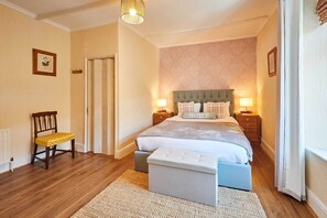 2 bedrooms, iron/ironing board, travel cot, bed sheets - Host & Stay | Baliol Street (Barnard Castle)