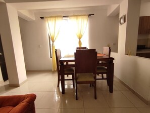 Dining - Jardin 201 (Pereira)