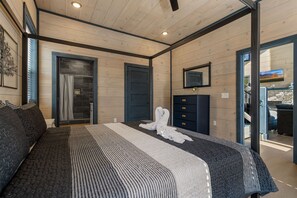 5 bedrooms, iron/ironing board, free WiFi, bed sheets