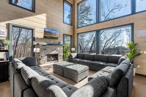 Interior - Smokies/modern'25 cabin/King bed/Indoor POOL/Hot tub/Theatre/Pet/Parking/privacy (Sevierville)