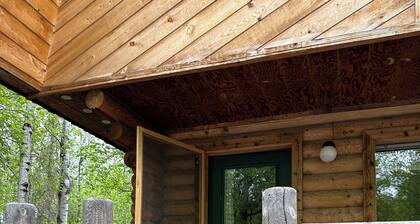 Cozy Cabin on wooded property.