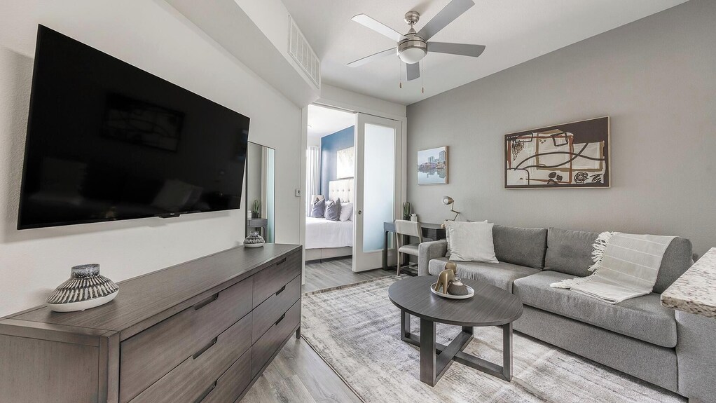 Landing | Beautiful 1bd, Gym, Game Room - Tempe, AZ