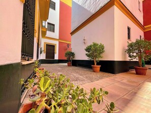 Property grounds - To complete (Seville)