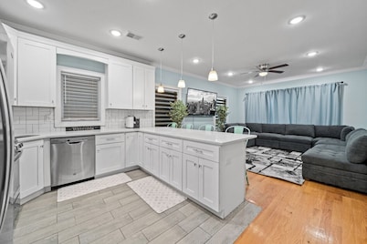 *NEW | Skyline Haven: Luxury | 15 mins to NYC