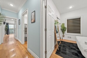 3 Schlafzimmer, Schreibtisch, Bügeleisen/Bügelbrett, kostenloses WLAN