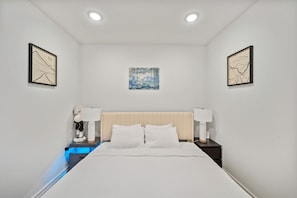 3 bedrooms, desk, iron/ironing board, free WiFi - *NEW | Skyline Haven: Luxury | 15 mins to NYC (Jersey City)