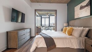 1 bedroom, desk, iron/ironing board, WiFi - Landing | Amazing 1BD, Gym, Game Room (Falls Church)