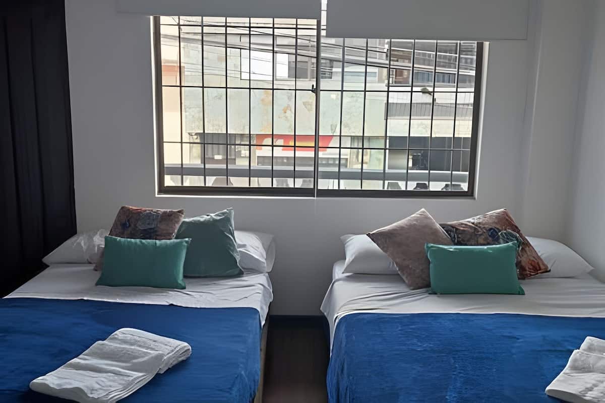 Apartamento básico, vistas a la ciudad | Wifi gratis y ropa de cama