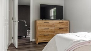 1 chambre, bureau, fer et planche à repasser, Wi-Fi