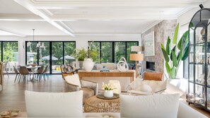 Smart-TV, peis og stereoanlegg