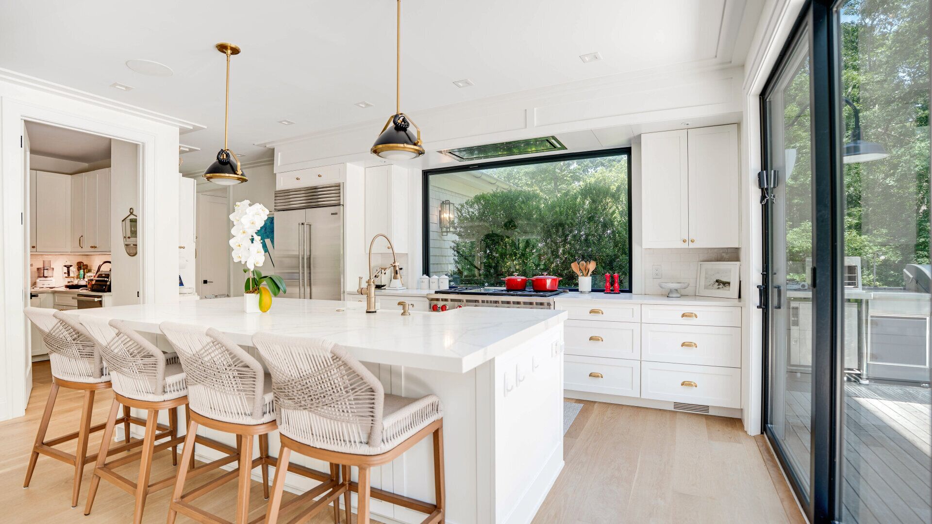 Microwave, oven, stovetop, coffee/tea maker