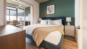 1 habitación, escritorio, tabla de planchar con plancha y wifi 
