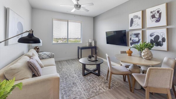 Smart TV - Landing | Beautiful 2BD, Pool, Clubhouse (Glendale)